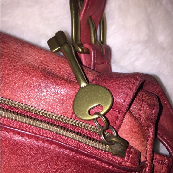 Vintage distressed fossil crossbody - Picture 4 of 5